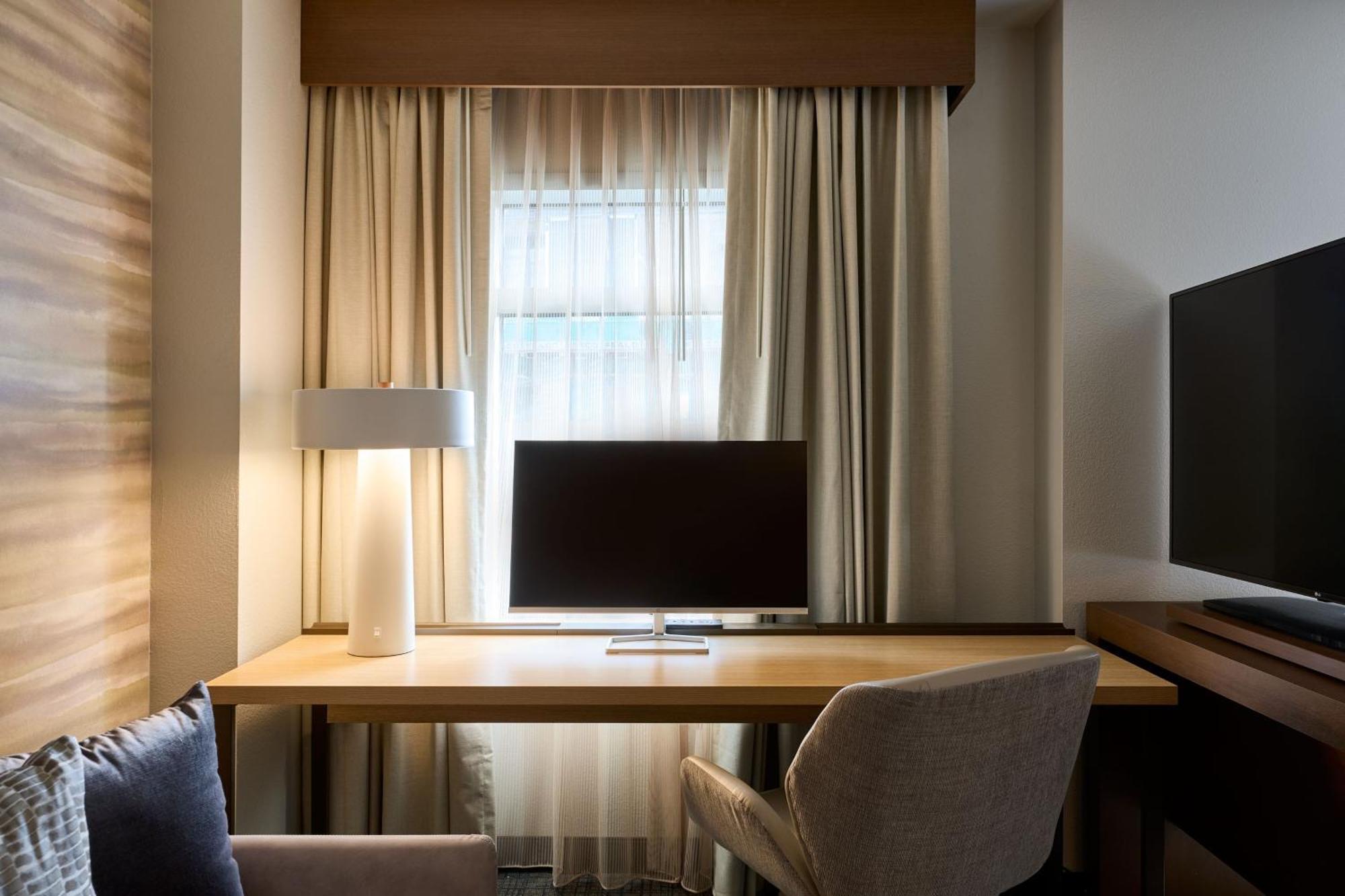Hotel Capital View 3*