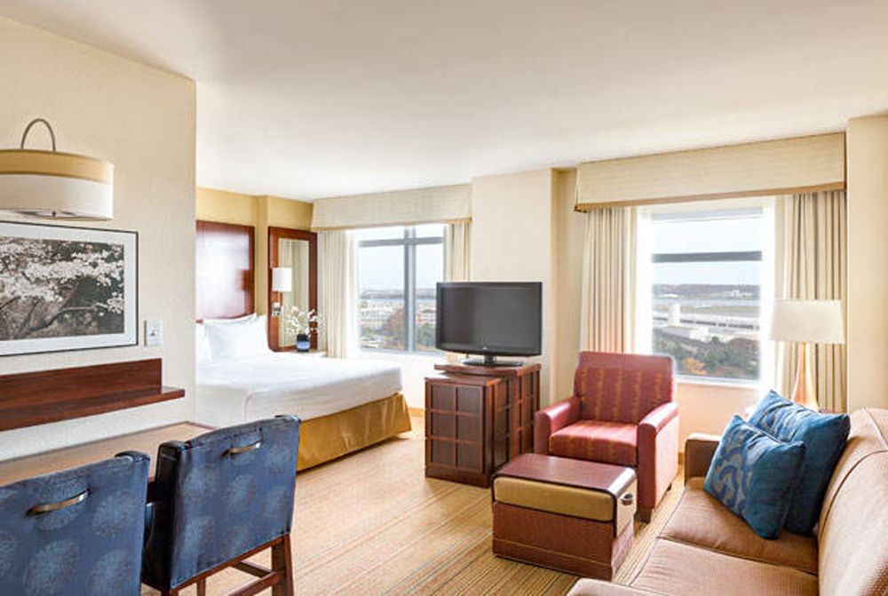 Capital View Hotel 3*